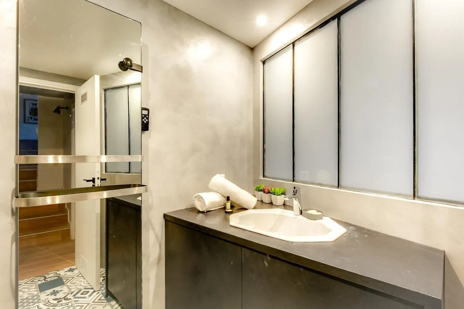 Guestready - Stylish Flat In The Heart Of *